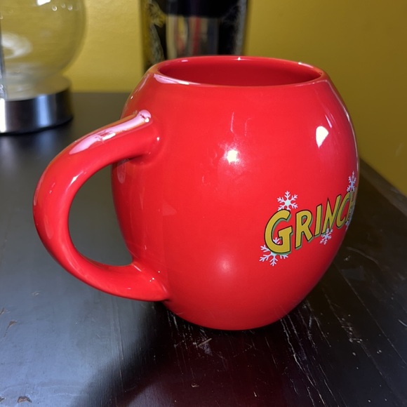 The Grinch Dr. Seuss mug red “This is my resting face” Excellent condition - Picture 6 of 7